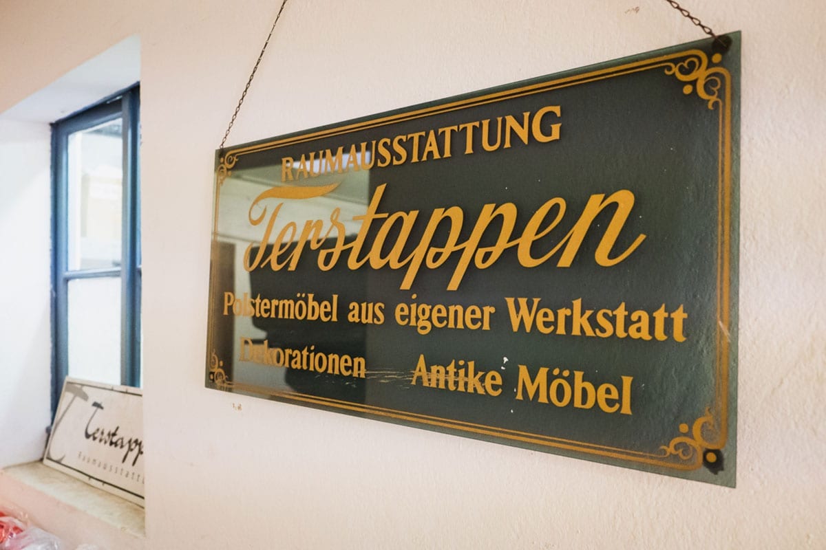Raumausstattung Terstappen Polstermoebel aus eigener Werkstatt Dekoration Antike Moebel